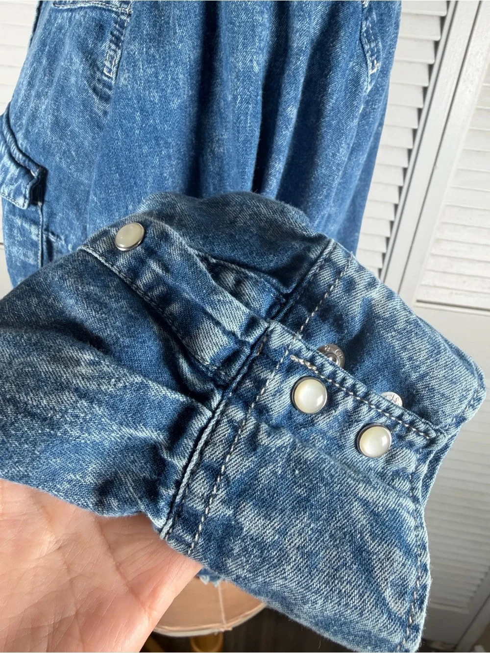 Levi's Classic Fit‎ Western Denim Snap Shirt Blue Long Sleeve Pearl Snaps L